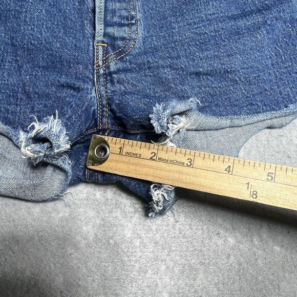 Levi's Shorts Womens Size 26 Blue Distressed Cut Off Denim Shorts Pockets - Picture 9 of 14
